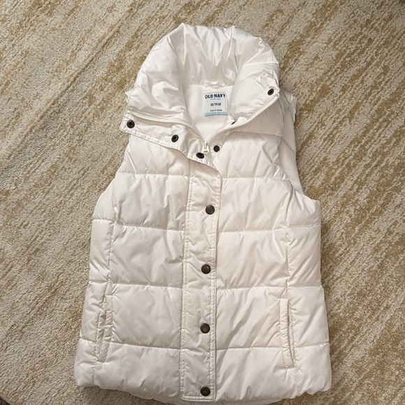 Old Navy Women’s White Puffer Vest - Picture 1 of 5